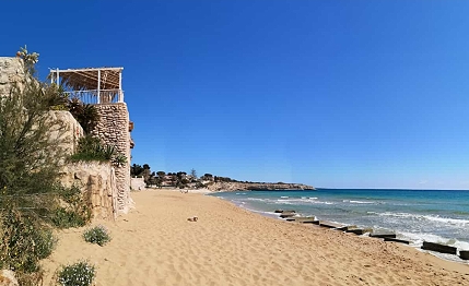 Urlaub im Ferienhaus in Gallina, Sizilien - Strand von Gallina Urlaub im Ferienhaus in Gallina, Sizilien - Strand von Gallina