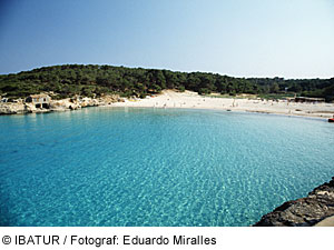 schöne Bucht an der Küste von Mallorca