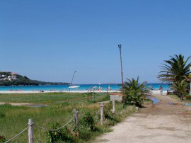 Golfo di Marinella: Weg zum Strand