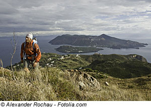 Wandern auf der Insel Leni, Sizilien