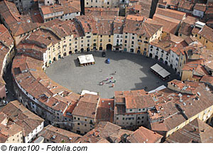 Blick von oben auf Lucca, Toskana